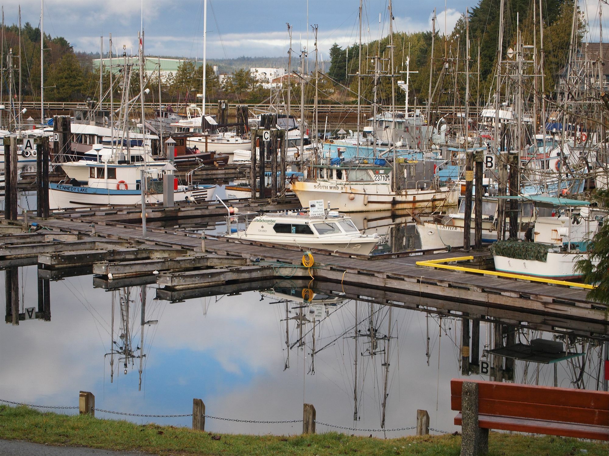 West Coast Motel On The Harbour Ucluelet Eksteriør bilde